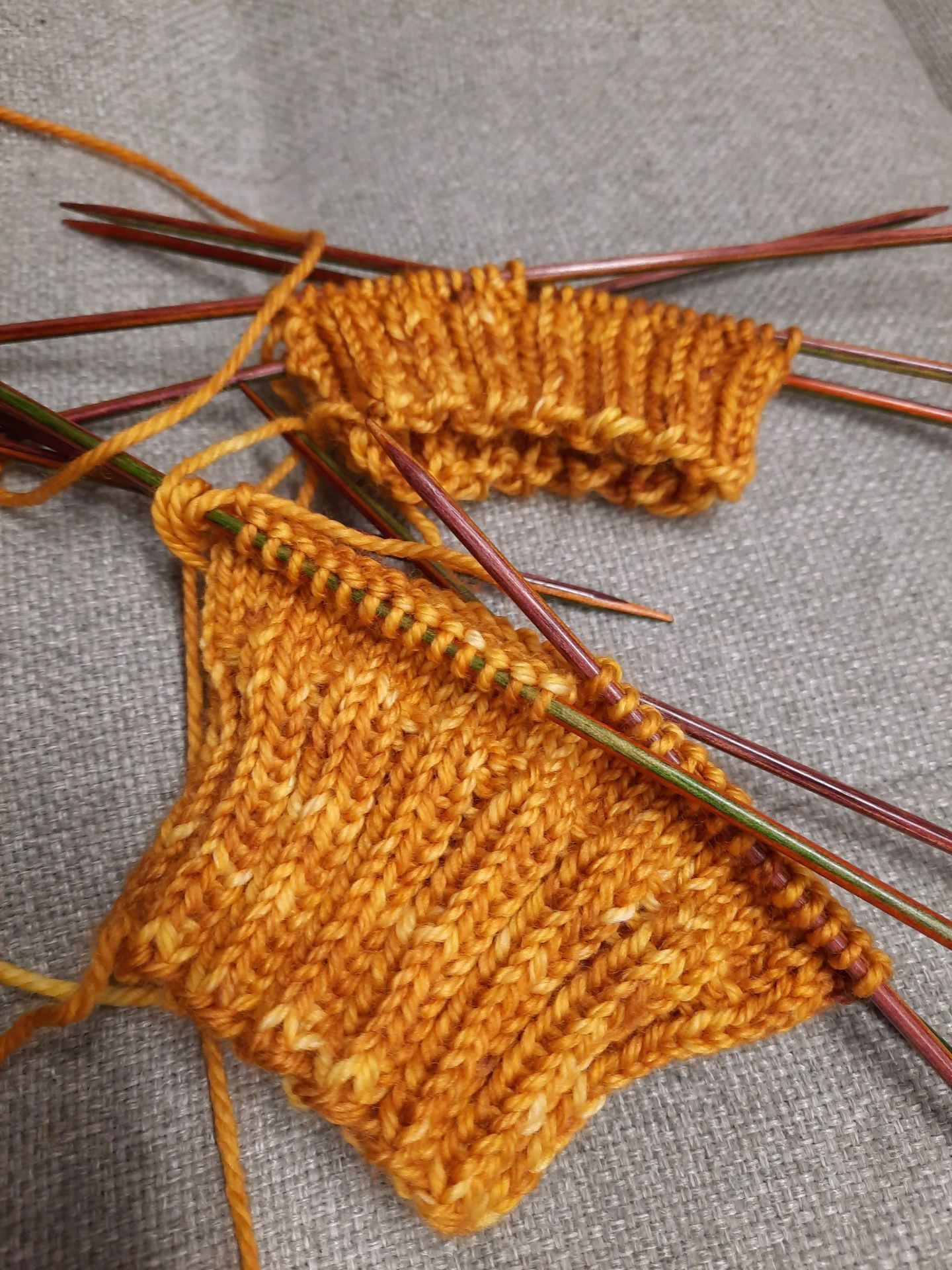 Luovuudentupa villasukat